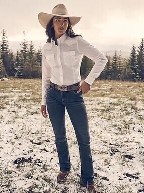NWT Wrangler Ultimate riding willow Mid- rise Bootcut jeans